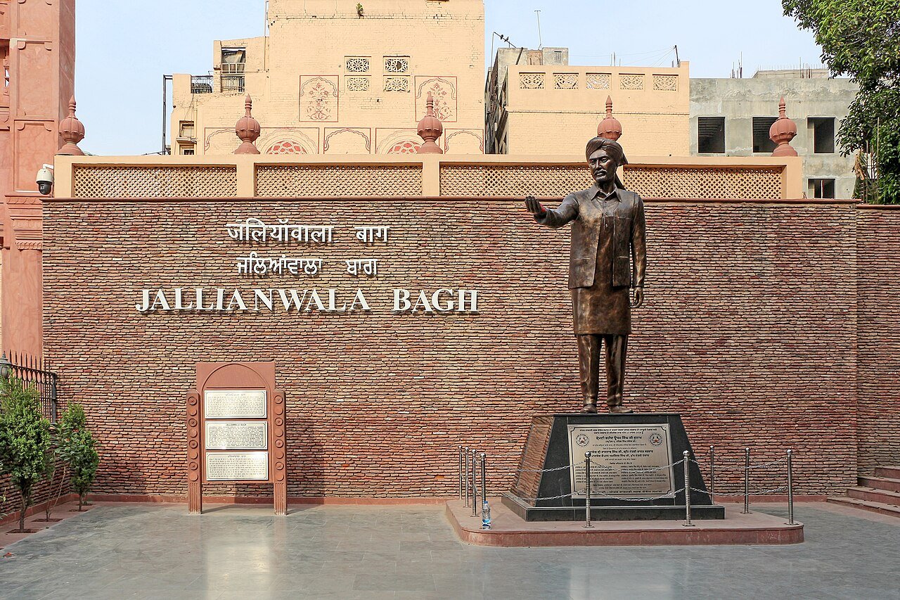 Delhi to Amritsar Urbania on Rent