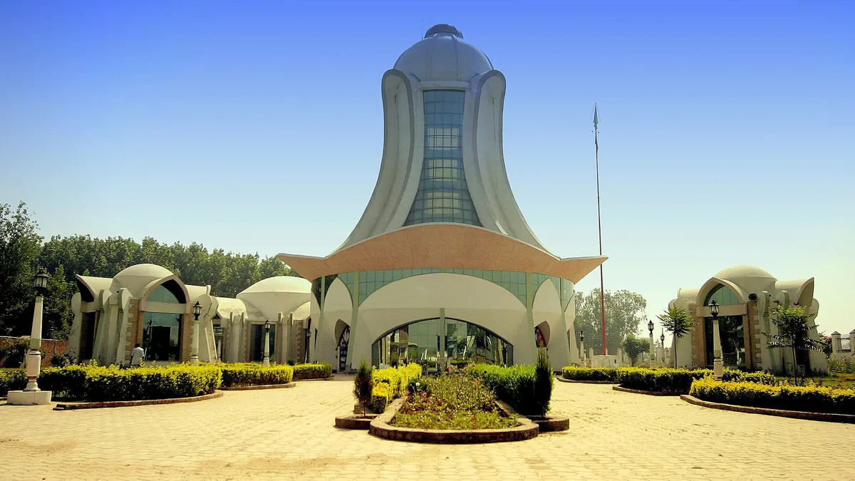 Dhariwal Historic Gurudwara & Lush Countryside in Dhariwal, Punjab