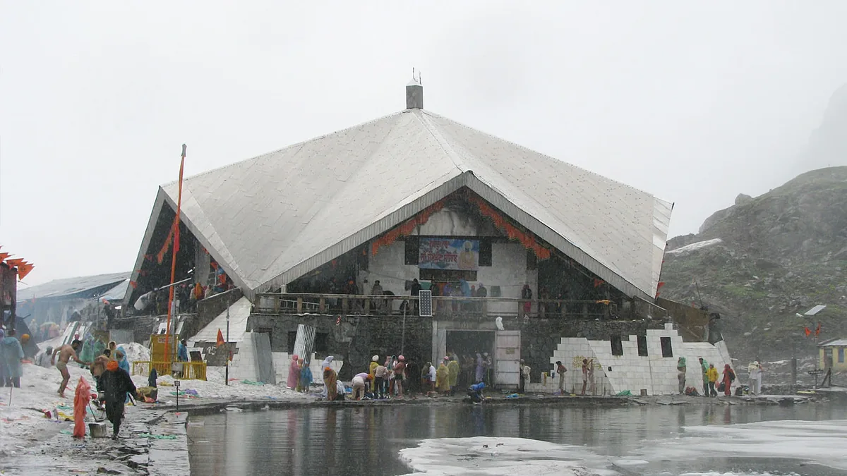 Hemkunt Sahib Historic Temples & Cultural Heritage in Hemkunt Sahib, North India