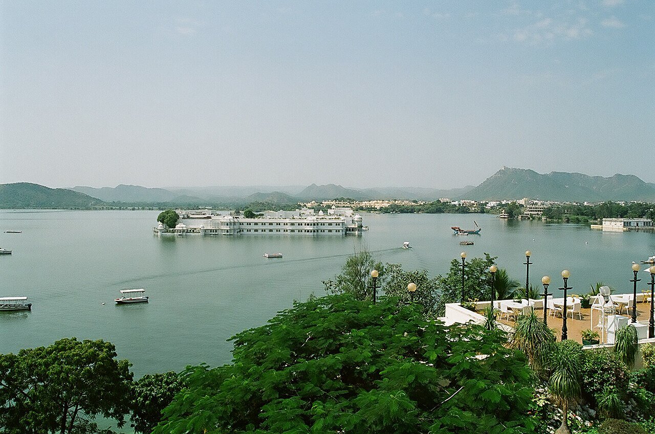 Delhi to Udaipur Urbania on Rent